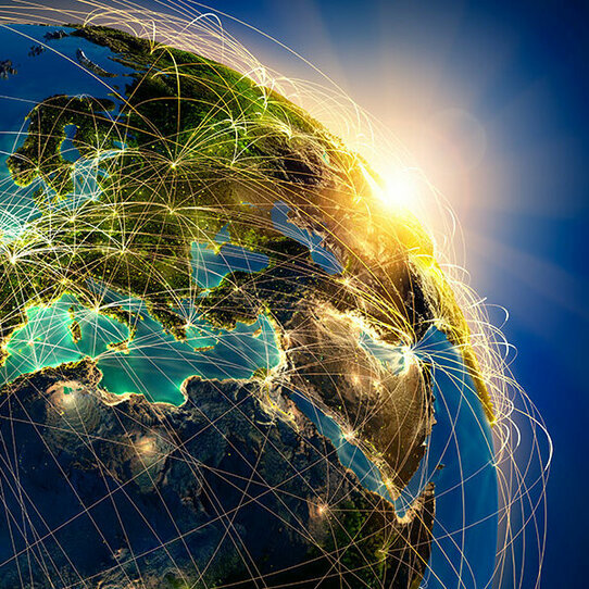 Digitale Kommunikation auf der Erde Verbildlichung der digitalen Kommunikation anhand der Darstellung eines Teiles der Erdkugel mit international verlaufenden Netzen.