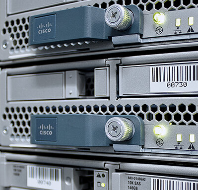 Server im KAMP-Rechenzentrum Nahaufnahme eingebauter Server im Server Rack